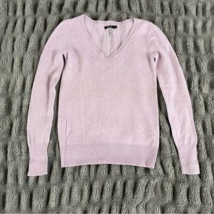 NWOT- Apt 9 lilac colored v-neck cashmere sweater, size small.